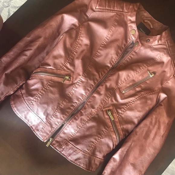 Leather jackets - Picture 3 of 5